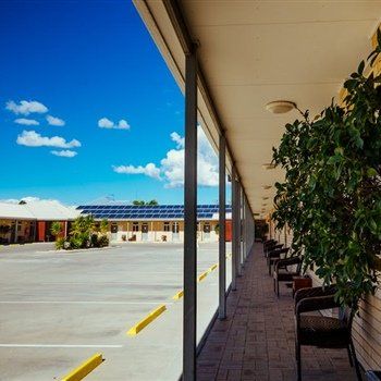 MAS Country Club Motor Inn - Accommodation Redcliffe 2