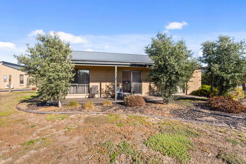 Quality Suites Point Cook Seasons 5 - Accommodation Redcliffe 2