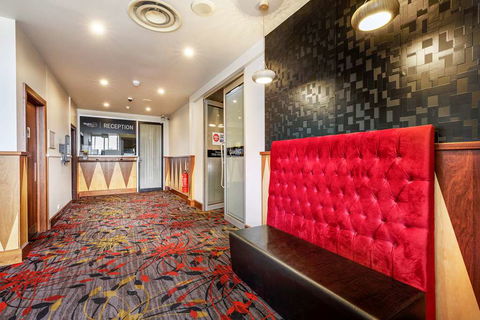 Nightcap At Findon Hotel - Accommodation Redcliffe 2