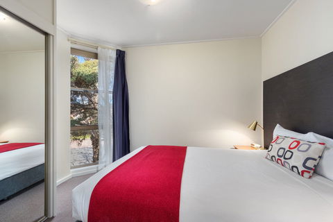 Knox International Hotel - Accommodation Redcliffe 2