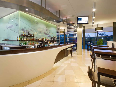 Novotel Brisbane Airport - Accommodation Redcliffe 2