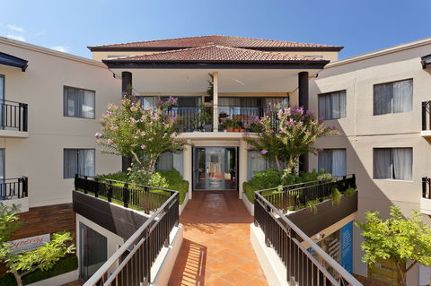 Astra Apartments The Griffin - Accommodation Redcliffe 2