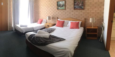 Golden Chain Aalana Motor Inn - Accommodation Redcliffe 1