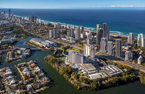 The Star Grand Hotel, Gold Coast - Accommodation Redcliffe 2