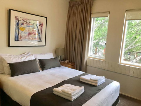 DressCircle Apts - Archer St - Accommodation Redcliffe 0