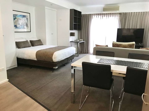 DressCircle Apts - Archer St - Accommodation Redcliffe 2