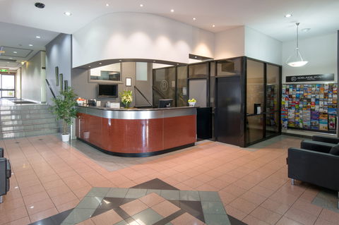 Adelaide Riviera Hotel - Accommodation Redcliffe 1