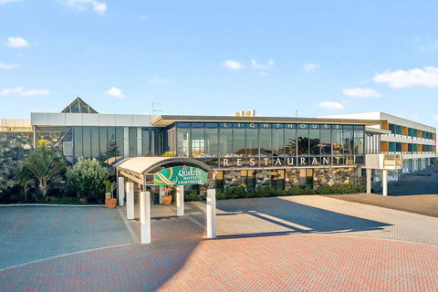 Quality Hotel Lighthouse - Accommodation Redcliffe 0