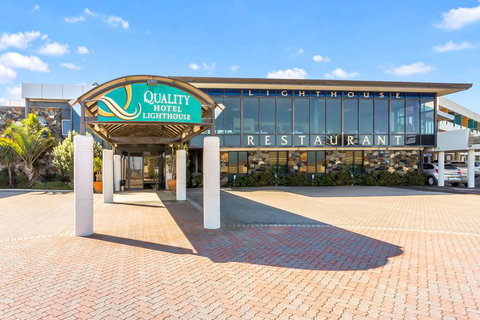 Quality Hotel Lighthouse - Accommodation Redcliffe 1