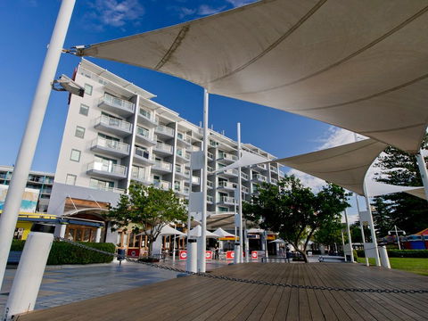 Oaks Waterfront Resort - Accommodation Redcliffe 0