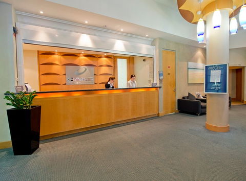 Oaks Waterfront Resort - Accommodation Redcliffe 1