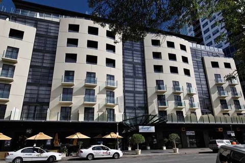 Mantra Hindmarsh Square - Accommodation Redcliffe 0