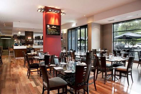 Mantra Hindmarsh Square - Accommodation Redcliffe 2