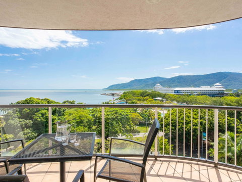 BreakFree Royal Harbour Hotel - Accommodation Redcliffe 0