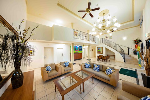Cairns Queenscourt - Accommodation Redcliffe 1