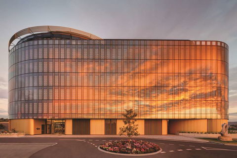 Vibe Hotel Canberra Airport - Accommodation Redcliffe 1