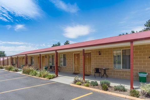 Black Gold Country Cabins and Motel - Accommodation Redcliffe 0