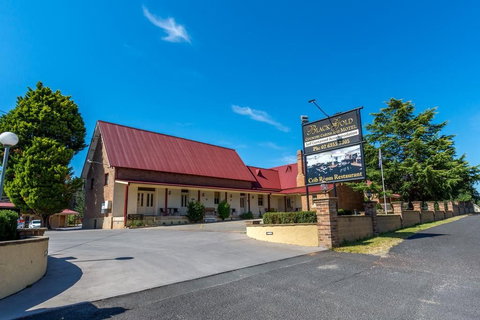 Black Gold Country Cabins and Motel - Accommodation Redcliffe 1