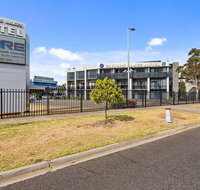 Quality Inn Taylors Lakes Motel - Accommodation Redcliffe
