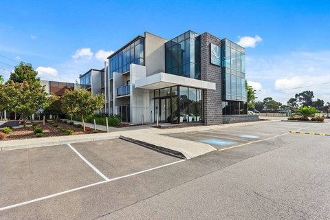 Quality Inn Taylors Lakes Motel - Accommodation Redcliffe 1