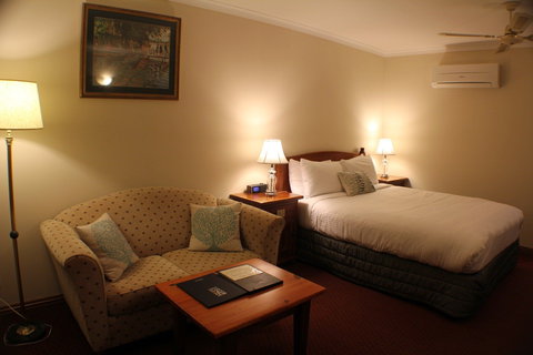 Gateway on Monash - Accommodation Redcliffe 2