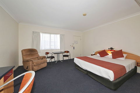 Boulevard Lodge - Accommodation Redcliffe 2