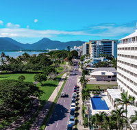 Holiday Inn Cairns Harbourside - Accommodation Redcliffe