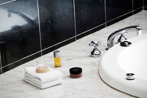 Hyatt Hotel Canberra - A Park Hyatt Hotel - Accommodation Redcliffe 42