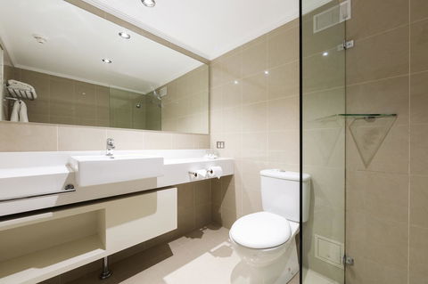 Mercure Canberra - Accommodation Redcliffe 13