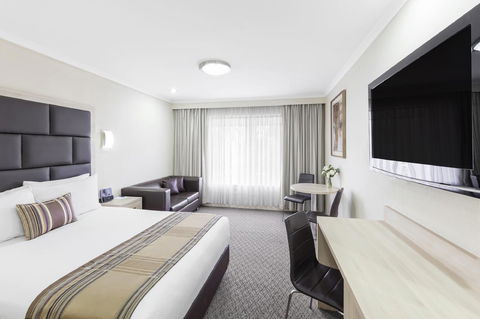 Garden City Hotel, Best Western Signature Collection - Accommodation Redcliffe 0
