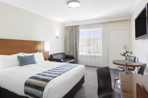 Garden City Hotel, Best Western Signature Collection - Accommodation Redcliffe 1