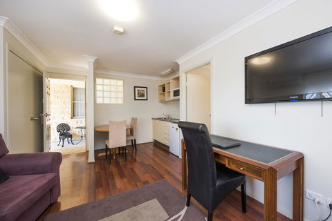 Soldiers Motel - Accommodation Redcliffe 6
