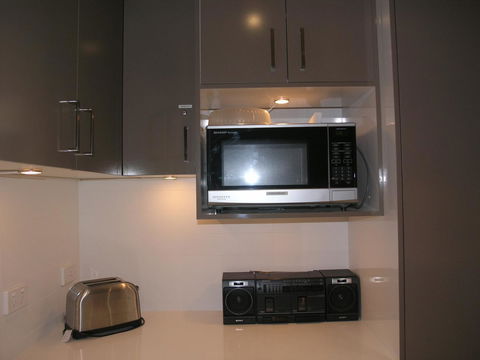 Kesh At Aamira - Accommodation Redcliffe 14
