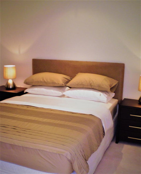 Trieste 4 - Accommodation Redcliffe 16