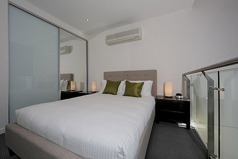 Mode 220 Braddon ACT - Accommodation Redcliffe 4