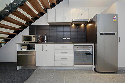 Mode 220 Braddon ACT - Accommodation Redcliffe 6