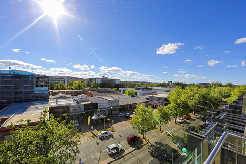 Mode 220 Braddon ACT - Accommodation Redcliffe 11