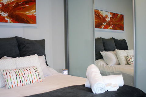 Modern Executive Apt@Barton*1BR*WiFi*Gym*Secure Parking*Canberra - Accommodation Redcliffe 1
