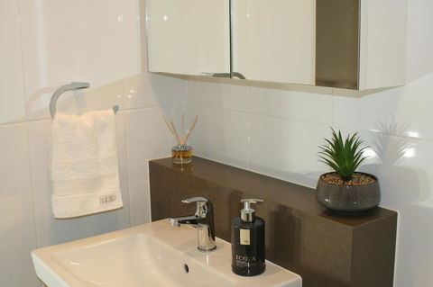 Modern Executive Apt@Barton*1BR*WiFi*Gym*Secure Parking*Canberra - Accommodation Redcliffe 3