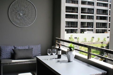 Modern Executive Apt@Barton*1BR*WiFi*Gym*Secure Parking*Canberra - Accommodation Redcliffe 2