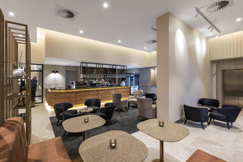 Deco Hotel Canberra - Accommodation Redcliffe 3