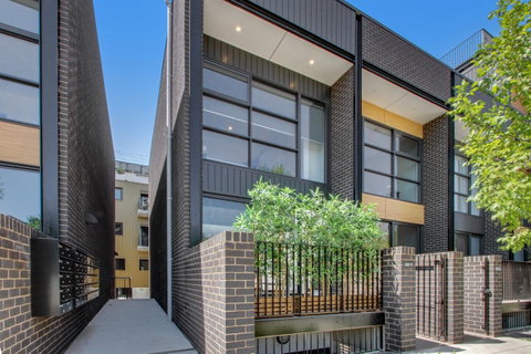 Accommodate Canberra - Parbery - Accommodation Redcliffe 8