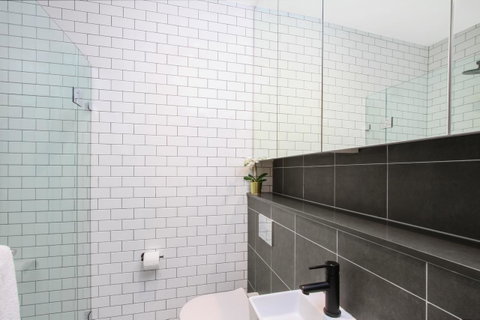 Accommodate Canberra - Parbery - Accommodation Redcliffe 3