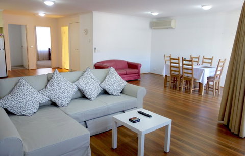 Kingston Comfy Apartment - Accommodation Redcliffe 3