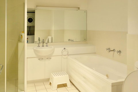 Kingston Comfy Apartment - Accommodation Redcliffe 7