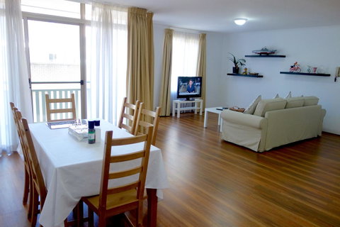 Kingston Comfy Apartment - Accommodation Redcliffe 4