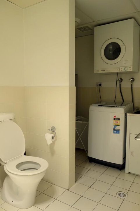 Kingston Comfy Apartment - Accommodation Redcliffe 9