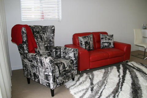 Apartments In Canberra - Accommodation Redcliffe 5