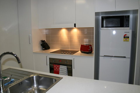 Apartments In Canberra - Accommodation Redcliffe 7