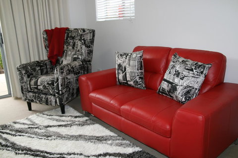 Apartments In Canberra - Accommodation Redcliffe 3
